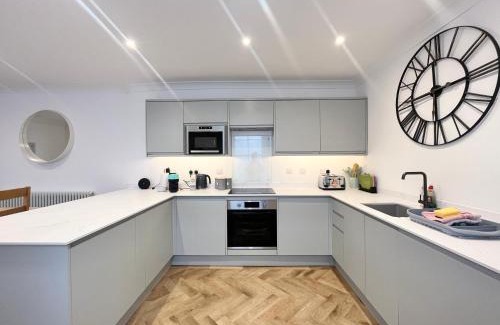 Chysauster House | Spacious Home Near Seafront & Train Station 5 Bed Sleeps 10- Central Penzance