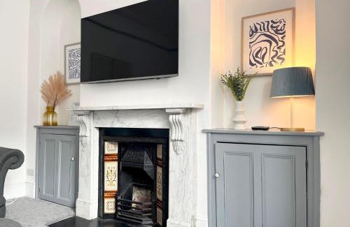 Chysauster House | Spacious Home Near Seafront & Train Station 5 Bed Sleeps 10- Central Penzance