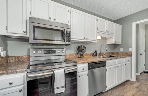 Fayetteville House | Spacious home near the heart of Fayetteville, NC!