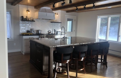 Quechee House | Spacious home on picturesque grounds with stunning views. Quechee - Woodstock