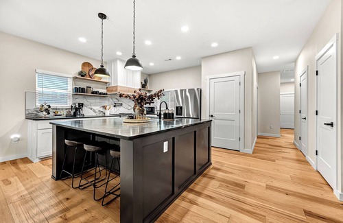 Fayetteville House | Spacious Home Steps from Baum Stadium – Ideal for Game Days!