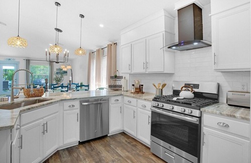 Fort Walton Beach - Destin House | Spacious Home with Golf Cart and Gated Beach Access