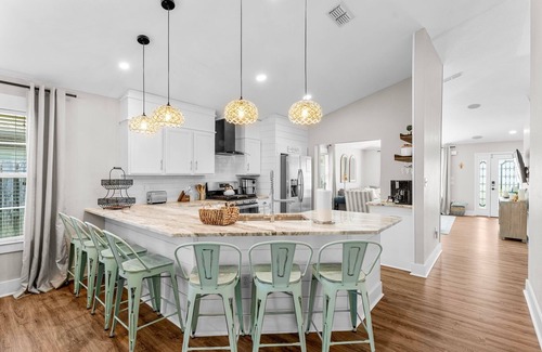 Fort Walton Beach - Destin House | Spacious Home with Golf Cart and Gated Beach Access