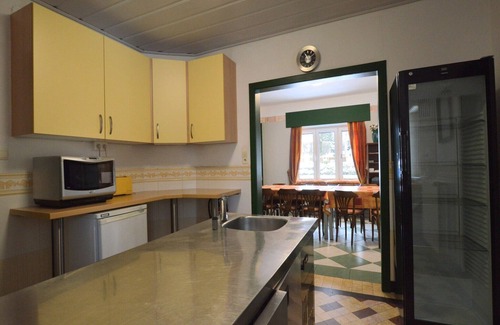 Walk House | Spacious Home with Garden
