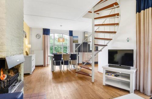 Brouwershaven House | Spacious Home with Garden