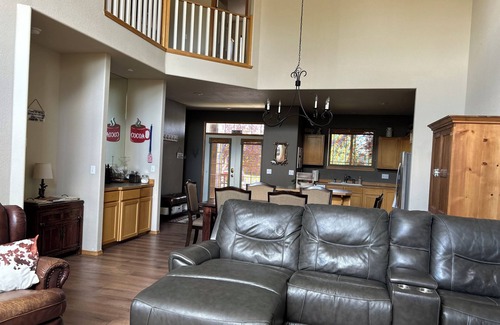 Redmond House | Spacious home with private deck, shared pool, and many resort amenities