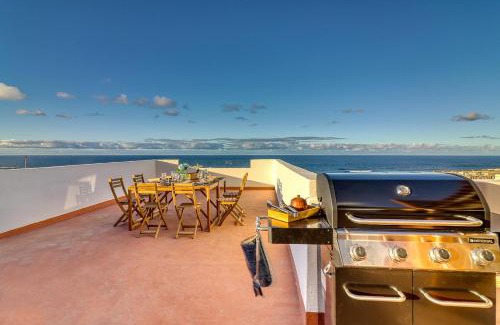 Garachico House | Spacious Home with Tropical Garden, BBQ, Near Seaside