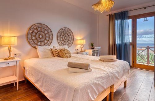 Garachico House | Spacious Home with Tropical Garden, BBQ, Near Seaside