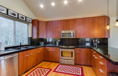 Lincoln City House | Spacious home with multiple decks and hot tub - close to town and beach!