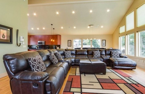 Lincoln City House | Spacious home with multiple decks and hot tub - close to town and beach!