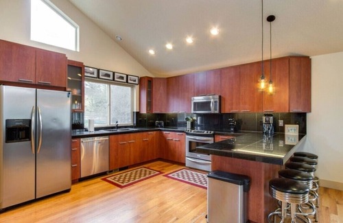 Lincoln City House | Spacious home with multiple decks and hot tub - close to town and beach!