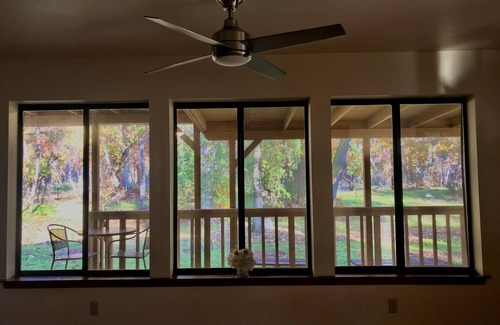 Kaweah House | Spacious Home with Large Deck & North Fork River Beach for Family Fun. Book It!