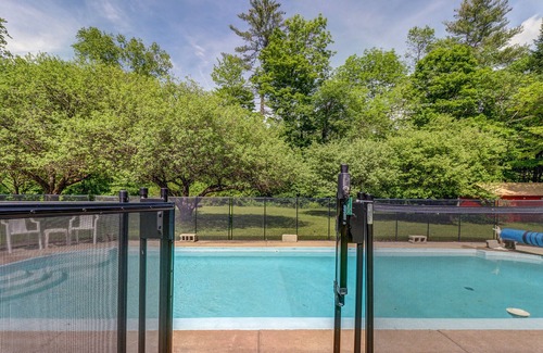 Ludlow House | Spacious home with WiFi, Private Pool, & Hot Tub - Near Slopes & Lake