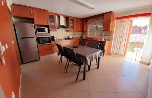 Sao Simao House | Spacious house in Aldeia dos Pinheiros with pool