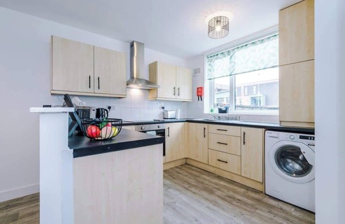 Chester House | Spacious House, Incredible Location, FREE Parking!