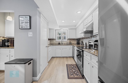 Briarforest House | Spacious House near Chinatown & City Centre Houston