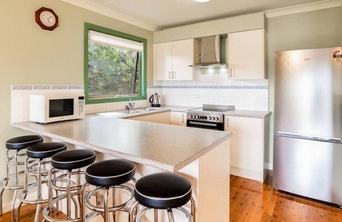 Cannons Creek House | Spacious house- sea view- kayaks