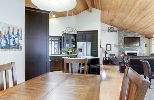 Overlook Park House | Spacious house w/shared hot tub & pool, SHARC access, and private gas grill