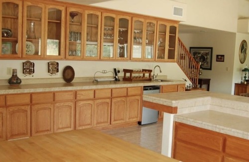 Kaweah House | Spacious House with Breathtaking Panoramic Views and Private River Access