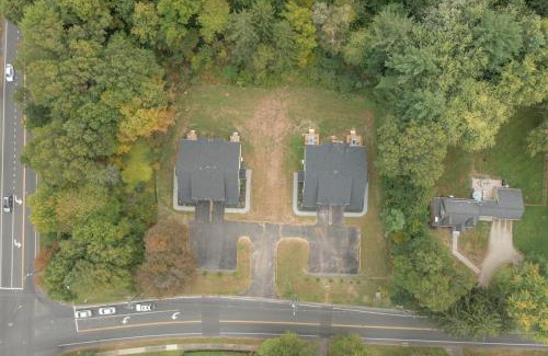 Bloomfield House | Spacious House with King Beds in Prime Location