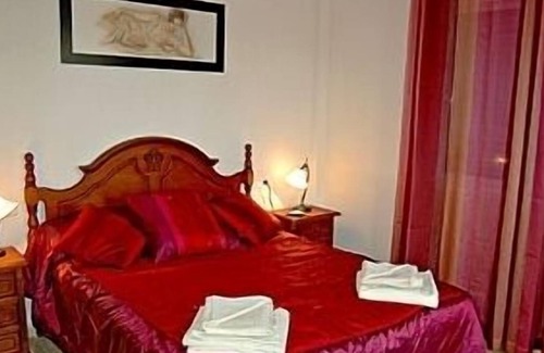 La Tercia House | Spacious House With Shared Pool In Quiet Village Location. ** Free WiFi **