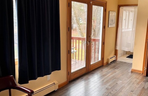 High Falls House | Spacious Hudson Valley retreat. Relax by the fire and enjoy the wildlife.