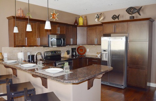 East Kootenay House | Spacious Invermere 3bd2.5ba Townhome Nestled in the Purcell Mountains!