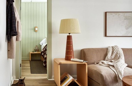 Lake Placid Hotel | Spacious King Suite for 4 l Bluebird Lake Placid