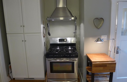 Ladd's Addition House | Spacious Ladd's Addition Townhouse for Extended Rentals - 31 Days or more