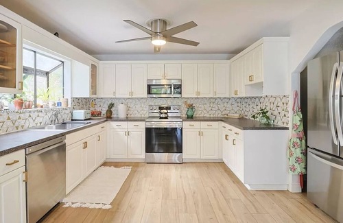 Deerfield Beach Villa | Spacious Lakeview 3-BR Oasis with Pool & HotTub in Deerfield Beach,FL