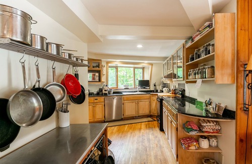 Saint-Hippolyte House | Spacious Laurentian Retreat: Xmas/NY available!
