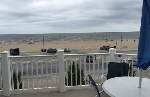 Lewes House | Spacious Lewes Beach Front luxury home