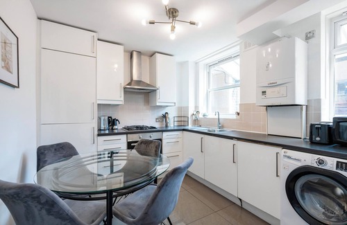 Chelsea Apartment | Spacious London stay -3 Bedroom property