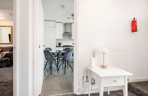 Chelsea Apartment | Spacious London stay -3 Bedroom property
