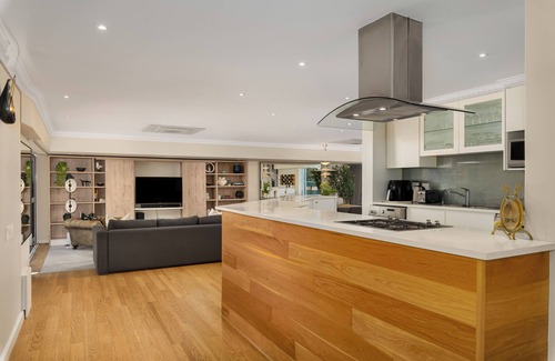 Mouille Point Apartment | Spacious Luxury Apartment, Waterfront