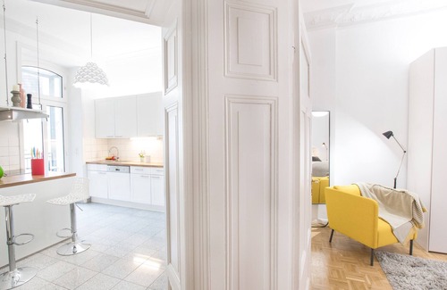 Wiesbaden Apartment | Spacious, Luxury & Sunny Apartment + Free Parking