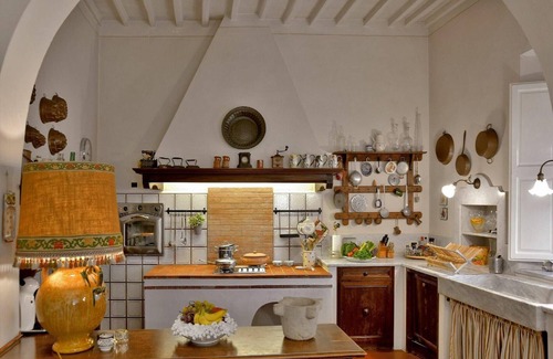 Lari Apartment | Spacious Mansion, Casciana