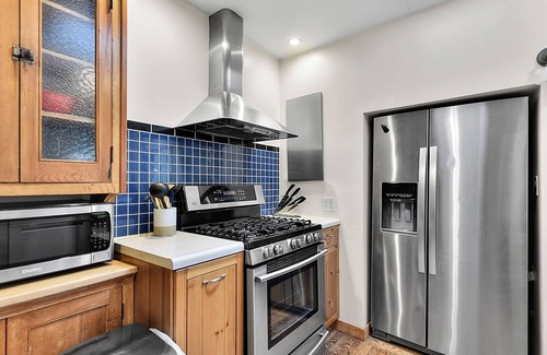 Joslyn Castle House | Spacious Midtown Manor