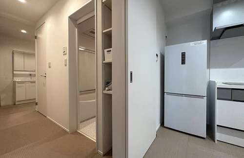 Hatsukaichi House | Spacious Miyajimaguchi House Near Shrine