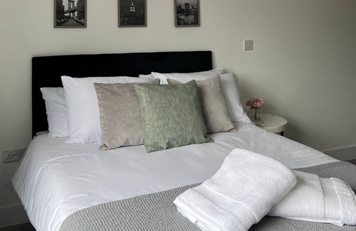 Hemel Hempstead Apartment | Spacious Modern One Bedroom