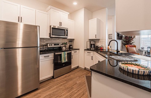 Northeast Colorado Springs Apartment | Spacious Modern Mountain view !