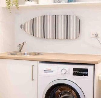 Merewether House | Spacious modern 3 bdr home minutes from beach