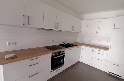 Bad Kissingen Apartment | Spacious modern apartment, large balcony, W-Lan, underground parking, quiet suburban location
