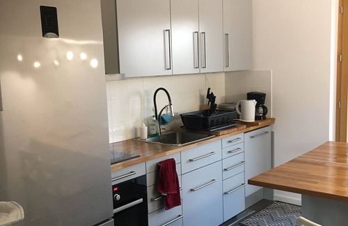 Fontainebleau Apartment | Spacious modern apartment in Fontainebleau near INSEAD (5’ walk), downtown (10’)