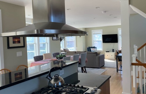 Gloucester House | Spacious Modern Beach House- Steps to Long Beach and Good Harbor