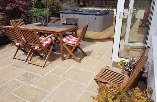 Cardigan House | Spacious modern house with heavenly hot tub close to stunning beaches