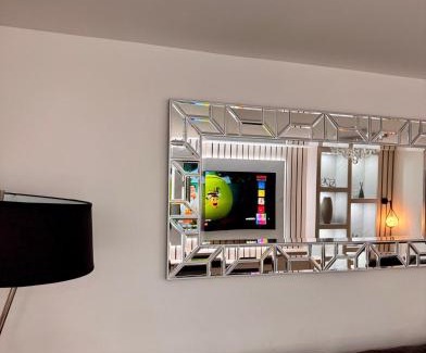 Ebbsfleet Valley House | Spacious Modern Retreat - 4 Bedrooms, Private Garden & Free Parking