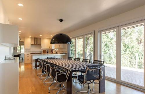 Skyway Villa | Spacious Modern City View Mountain Home