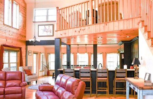 Blairsville House | Spacious Mountain Cabin Near Lake/Hiking w/ Hot Tub/Game Room/Firepits/Sleeps8