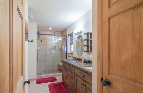 Blairsville House | Spacious Mountain Cabin Near Lake/Hiking w/ Hot Tub/Game Room/Firepits/Sleeps8